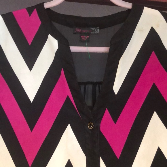 Elegant Blouse Top by JW STYLE Collection - Picture 2 of 5